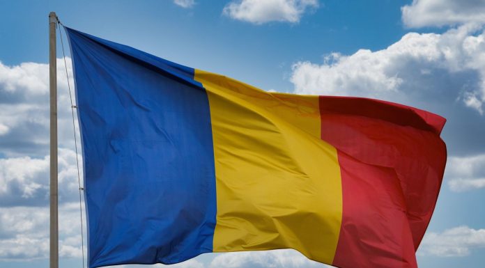 Ziua Românilor de Pretutindeni – Nicuşor Dan: Milioanele de români care trăiesc departe de casă poartă cu ei identitatea şi valorile unui popor puternic, mândru şi rezilient / Bolojan: România trebuie să rămână aproape de cetăţenii săi oriunde s-ar afla