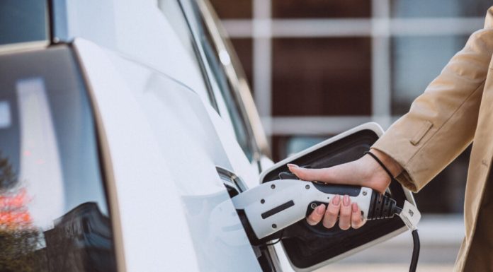 Costinești își modernizează infrastructura cu noi stații de încărcare pentru mașini electrice (P)