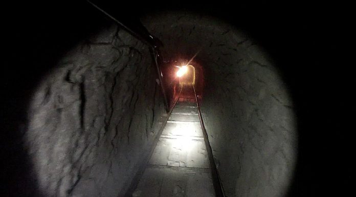 FOTO Tunel de 600 de metri cu cale ferată, folosit pentru traficul de droguri, descoperit de SUA sub granița cu Mexicul