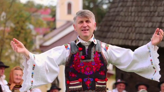 Percheziții la casa cântărețului Cristian Pomohaci, într-un dosar de agresiune sexuală în care sunt implicați și minori