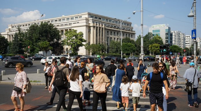 Nicuşor Dan: S-a înţeles greşit că această lege a salarizării înseamnă creştere de salarii pentru toţi bugetarii