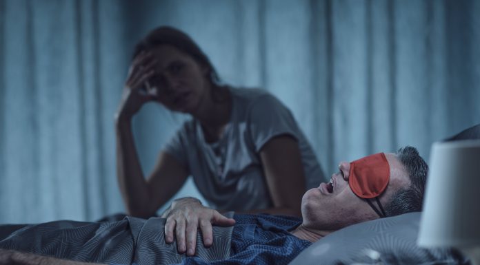 Semnele de alarmă care nu trebuie ignorate când sforăim. Există riscul de AVC