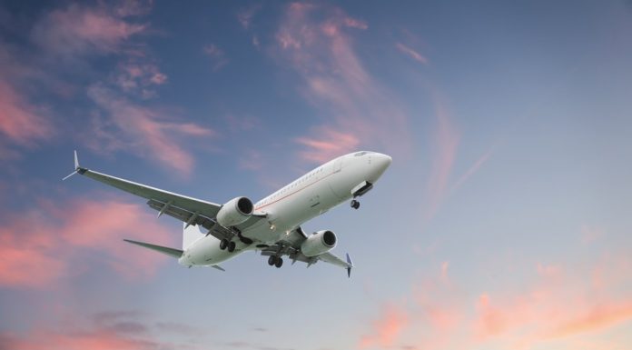 Zborul unde pasagerii pot vedea răsăritul soarelui de două ori. Ar putea un stabili un nou record mondial