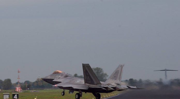 Alertă maximă NATO după ce un avion israelian a pierdut contactul radio. A fost escortat de avioane de vânătoare ungare