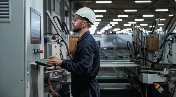 O fabrică de 30 de milioane de euro a fost inaugurată în România. Va asigura 700 de locuri de muncă până în 2030
