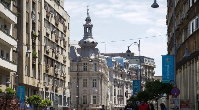 CNSP: Câștigul salarial mediu brut ajunge anul acesta la 9.217 lei. Cresc doar salariile la privat, cele bugetare stagnează