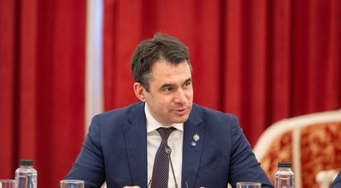 Ștefan Pălărie (USR): „PSD își dă arama pe față. Sunt atât de mici politicienii pe cale să apună definitiv ai FSN-ului”