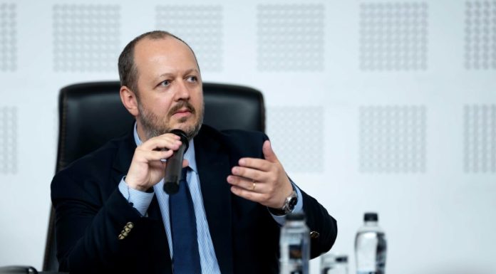 Papahagi se retrage din propunerea de guvern Tomac. „Rămân un simplu universitar”. Ce spune despre Tomac