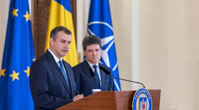 Premierul desemnat Eugen Tomac începe negocierile cu partidele, pentru susţinerea în Parlament / Luni, discuţii cu PNL, USR şi PSD