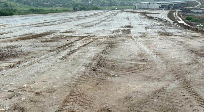 Lucrările la Autostrada Transilvania, frânate de ploi torențiale. Când se redeschid șantierele