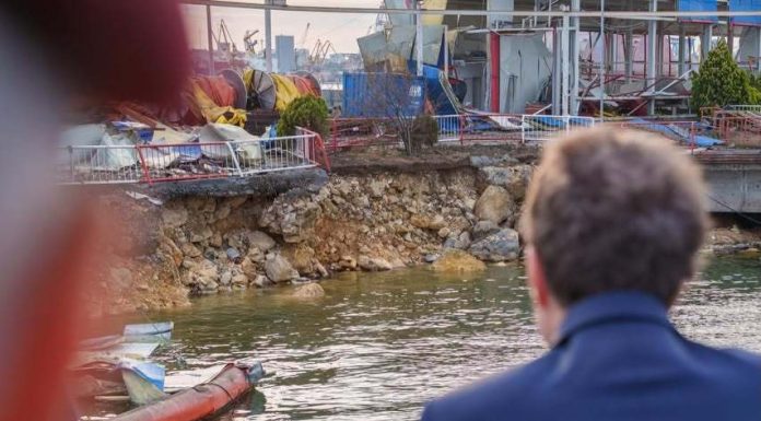 Preşedintele Nicuşor Dan a mers în dana 78 din Portul Constanţa, unde a avut loc explozia dronei: Am discutat cu specialiştii pirotehnişti care au intervenit la faţa locului