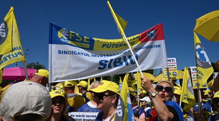 Protest al sindicaliştilor din educaţie. CNSLR-Frăția cere Guvernului retragerea imediată a legii salarizării