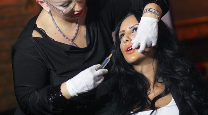 Companie acuzată că vinde ilegal produse cosmetice fabricate din țesuturi de la cadavre