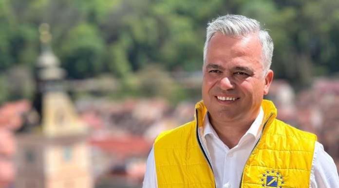 Adrian Veştea îşi anunţă candidatura la şefia PNL şi îi cere lui Bolojan mutarea Congresului PNL pe 28 iunie: Sunt convins nu va refuza o confruntare democratică / Dacă facem asta, tensiunea politică din partid va scădea