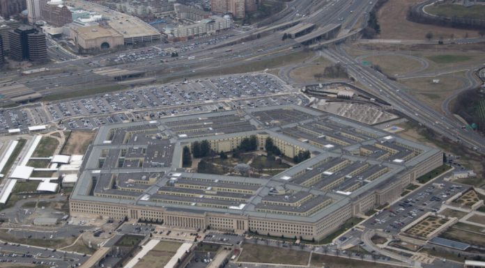 Evacuare la Pentagon. Mai multe echipe speciale se află în clădire UPDATE: Alarma a fost falsă