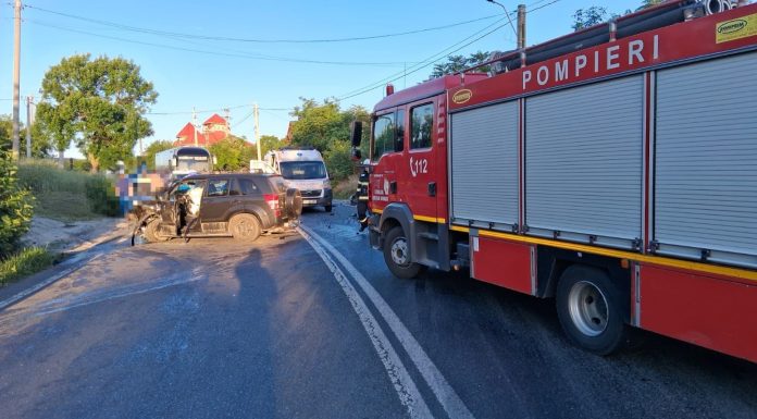 UPDATE – Accident în judeţul Giurgiu – Două persoane au fost rănite / Victimele, transportate la spitale din Capitală, una dintre ele cu elicopterul SMURD – FOTO