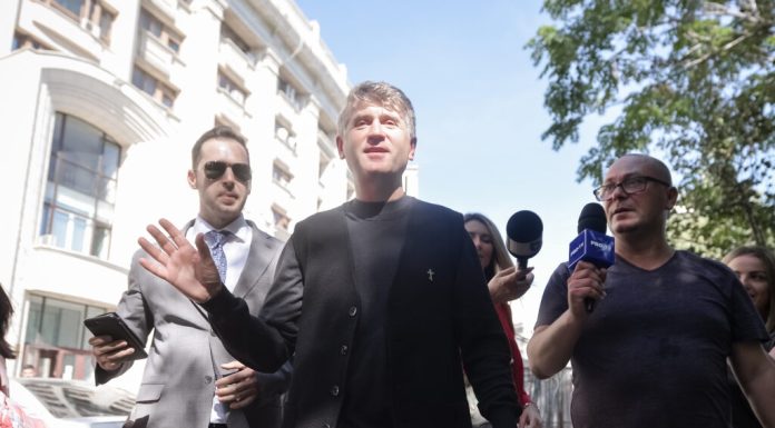 Percheziții la Cristian Pomohaci: fostul preot, vizat într-un dosar de viol asupra unui minor și agresiune sexuală – surse G4Media