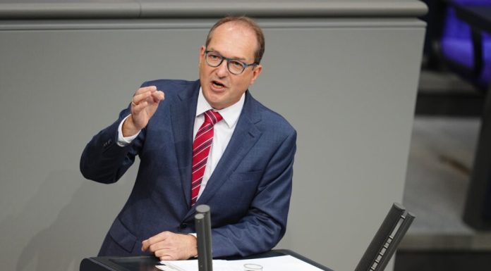 Germania: Record istoric de infracțiuni politice pe fondul ascensiunii violențelor de extremă stânga