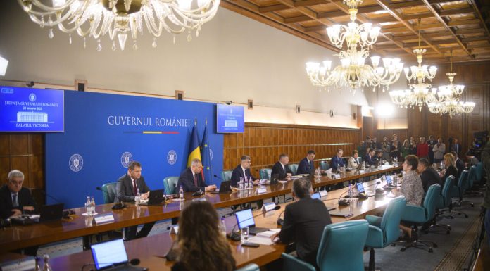 În plină austeritate, guvernul creşte salariile angajaţilor din companiile de stat. Care sunt condiţiile impuse