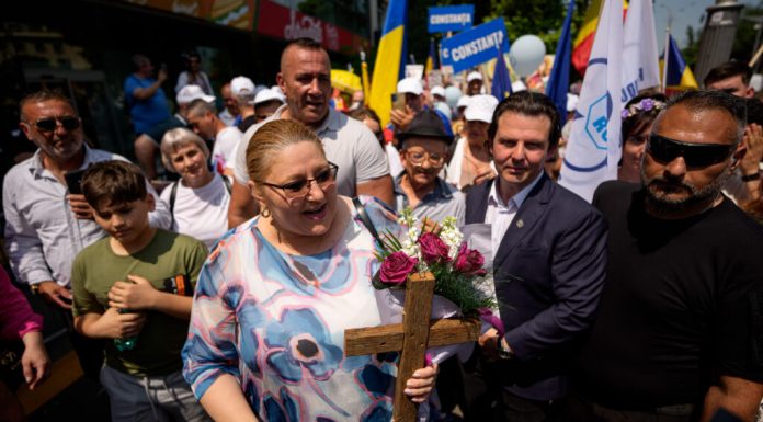 Amenzi și sesizări penale după Marșul Normalității, la care a participat Diana Șoșoacă