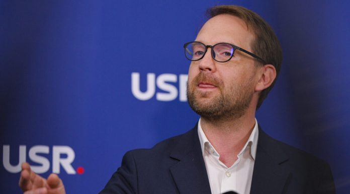 Fritz pune sub semnul întrebării că Magyar l-ar fi sunat pe Kelemen Hunor. „UDMR refuză să voteze un premier care negociază pe față cu AUR”