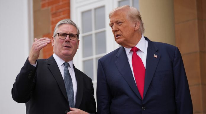 Miniștrii britanici fac presiuni asupra lui Trump pentru a evita o reacție negativă la interdicția privind rețelele sociale
