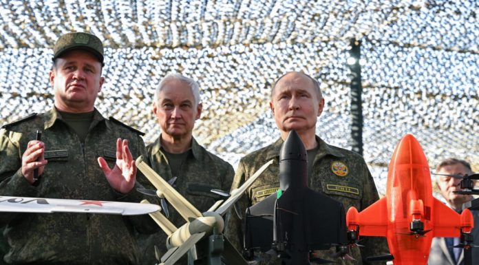 Bloomberg: Putin, avertizat de oficiali că Rusia nu își mai permite cheltuielile de război