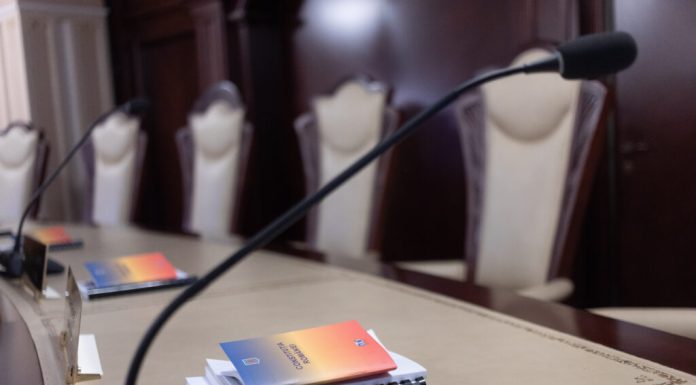 Constituționaliștii explică pentru Mediafax desemnările de prim – ministru ale lui Nicușor Dan. Unde sunt problemele. Cât poate rămâne Ilie Bolojan premier