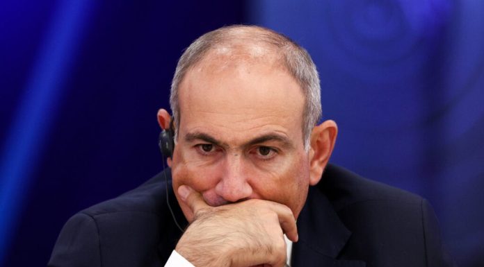Momentul stânjenitor al unui premier: porumbelul păcii a refuzat să zboare