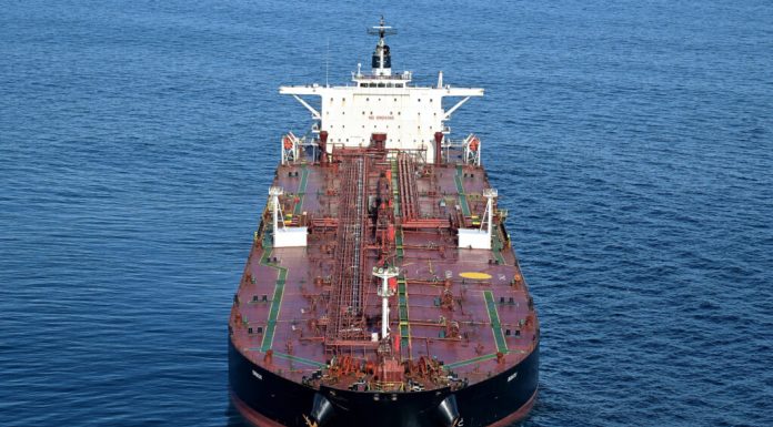 Miruță spune că navele petroliere nu au fost incluse pe lista de sancțiuni UE / SUA când au trecut ultima oară în Portul Constanța