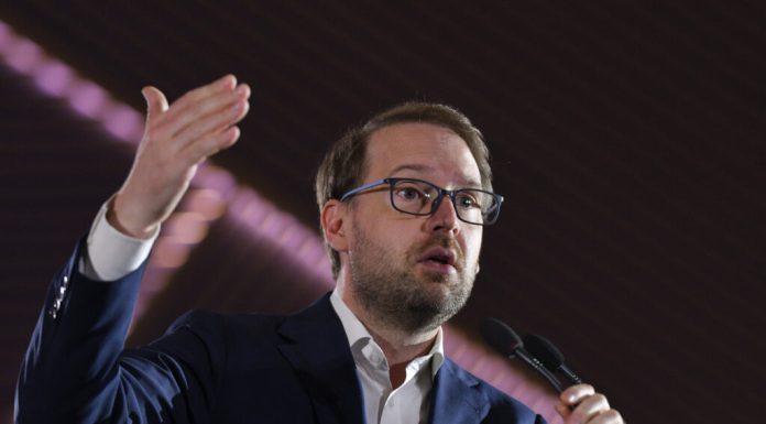 Guvernul Veștea, respins și de USR. Partidul denunță traseismul politic și lipsa de legitimitate