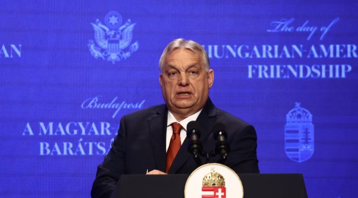 POLITICO: Parlamentul maghiar a adoptat un amendament constituțional care i-ar putea interzice lui Viktor Orban să revină la putere
