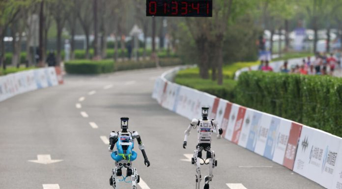 Roboții prepară cocktailuri și aleargă la maraton, dar nu pot realiza sarcini simultan. Pericolul pentru oamenii din jurul lor