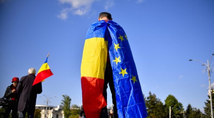 Comisia Europeană suspendă procedura deficitelor excesive pentru România, dar continuă monitorizarea.