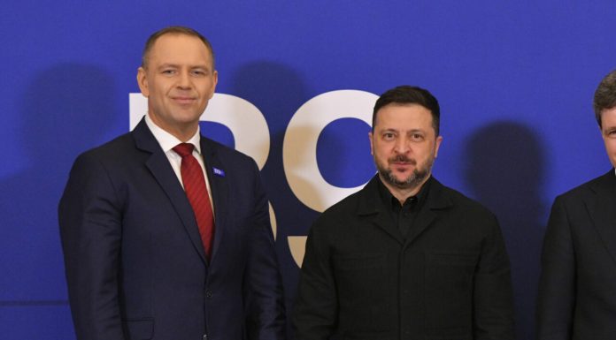 Nawrocki dezvăluie ce l-a determinat să-i retragă lui Zelenski cea mai înaltă distincție a Poloniei. Oficialii de la Kiev restituie, pe rând, decorațiile primite de la Varșovia