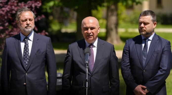 Bolojan și gruparea fidelă din PNL preferă să arunce țara în criză, cu ochii la alegerile din 2028, decât să guverneze. Reacțiile unor lideri din PNL la desemnarea premierului Adrian Veștea