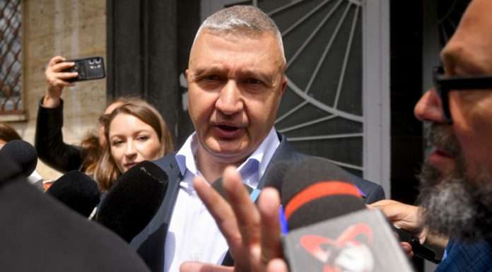 Decizie definitivă: Telefoanele generalului Vlad Gheorghiță rămân la DNA. Șeful Statului Major trebuie să plătească 600 lei cheltuieli judiciare