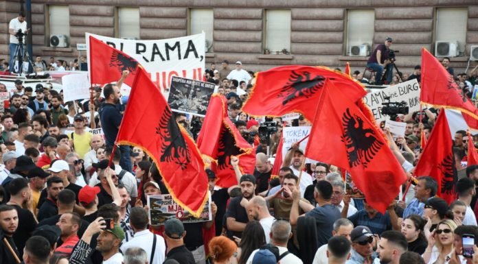 Proiectul susținut de ginerele lui Donald Trump stârnește proteste de amploare în Albania