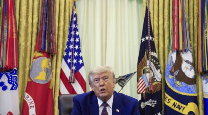 Trump vrea noi concedieri în serviciile de informații ale SUA