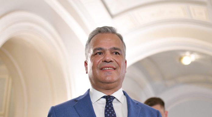 UDMR decide astăzi dacă susține Guvernul Veștea, după ce PNL i-a cerut premierului desemnat să își depună mandatul