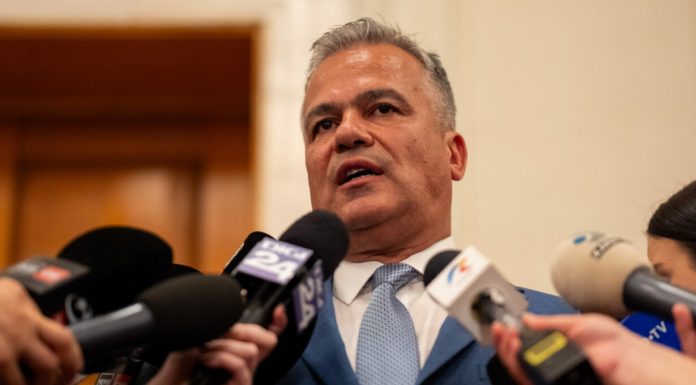 Adrian Veștea, prima reacție după ce Cabinetul său a eșuat în Parlament: „Am considerat că este necesar să răspund la această provocare. Îmi pare rău că nu s-a putut materializa”