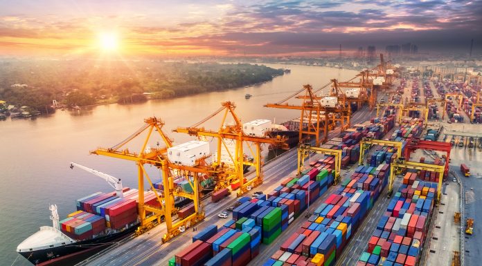 România continuă să importe mai mult decât exportă. Deficitul balanţei comerciale s-a redus cu 7% în 2026