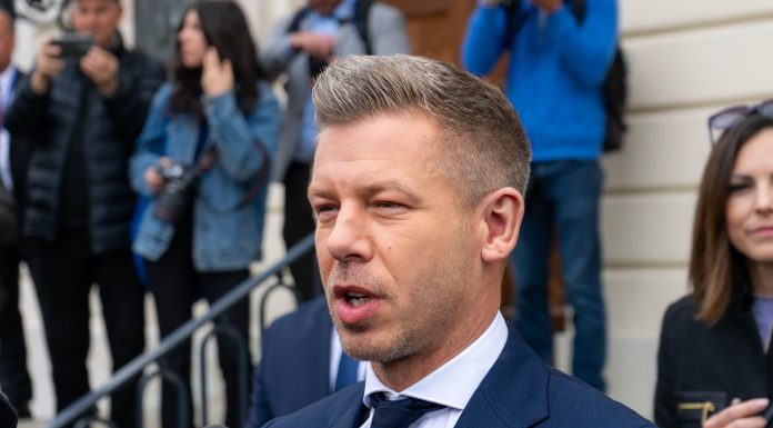 Peter Magyar numește un critic al lui Viktor Orban la conducerea serviciilor de informații