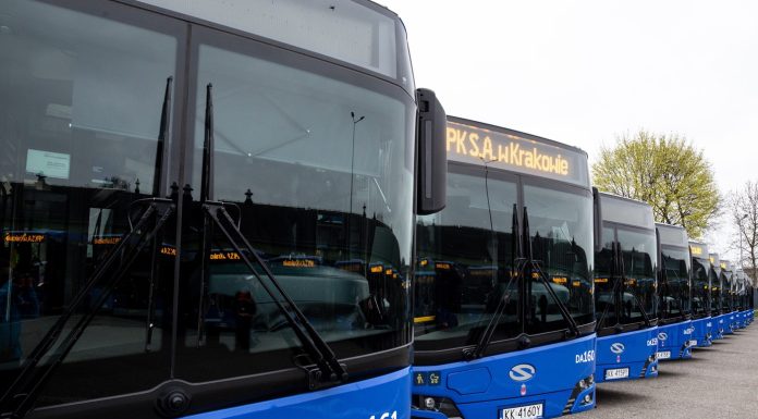 „Highway to Hel” revine: autobuzul 666, care a stârnit controverse în întreaga lume, circulă din nou