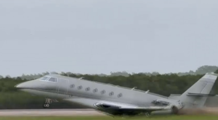 Momentul în care un avion se prabușește în Republica Dominicană: doi oameni au murit