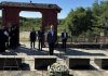 Ilie Bolojan a depus o coroană la Mănăstirea Eroilor Români de la Ţiganca, Republica Moldova, în memoria soldaţilor morţi în 1941