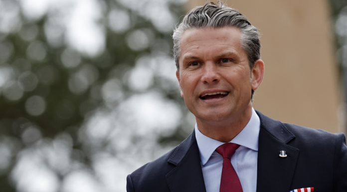 Discursul lui Hegseth de Ziua Z, considerat o „prostie grotescă”, „o profanare obscenă a memoriei celor care au debarcat în Normandia”
