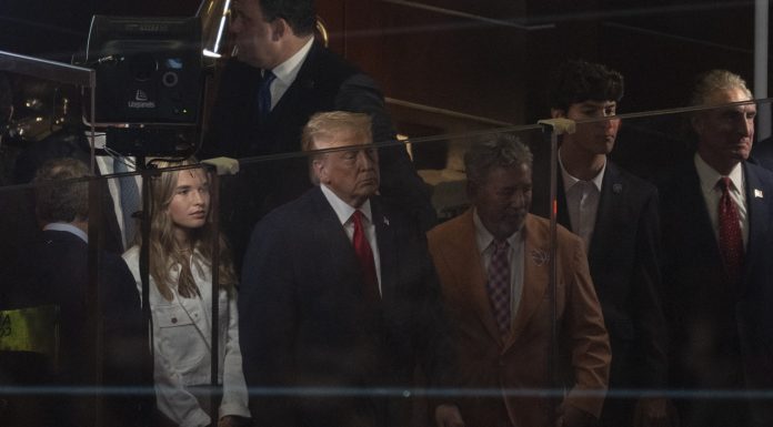Trump a fost huiduit puternic la Madison Square Garden, în timpul unui meci din finala NBA