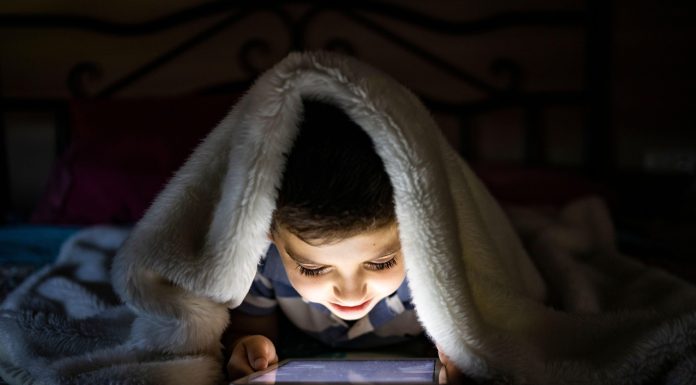 Încă o țară vrea să interzică accesul la reţelele sociale pentru copiii sub 16 ani