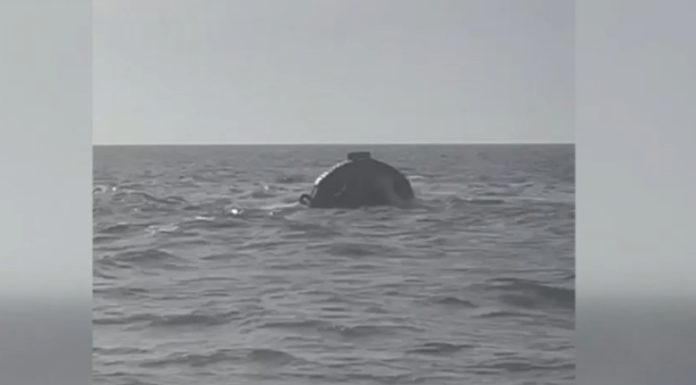 Trupul unui marinar dispărut după scufundarea remorcherului la Midia a fost găsit. Continuă misiunea de recuperare a navei